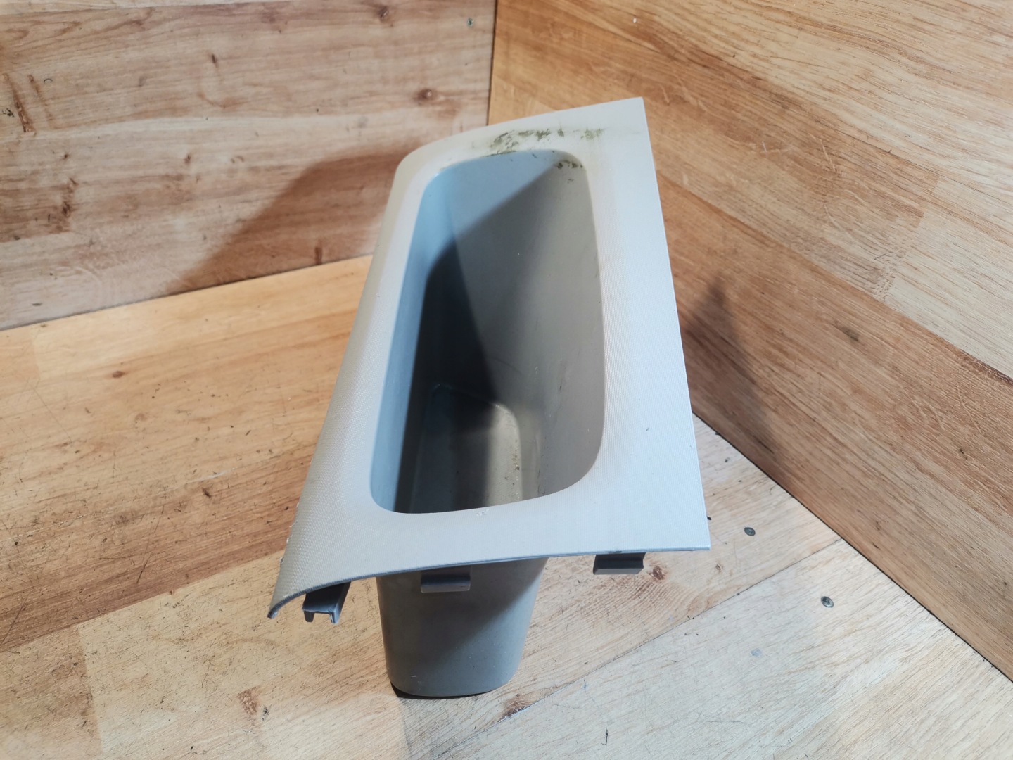 passenger compartment plato rear part boot left 20928580 OPEL ZAFIRA C III