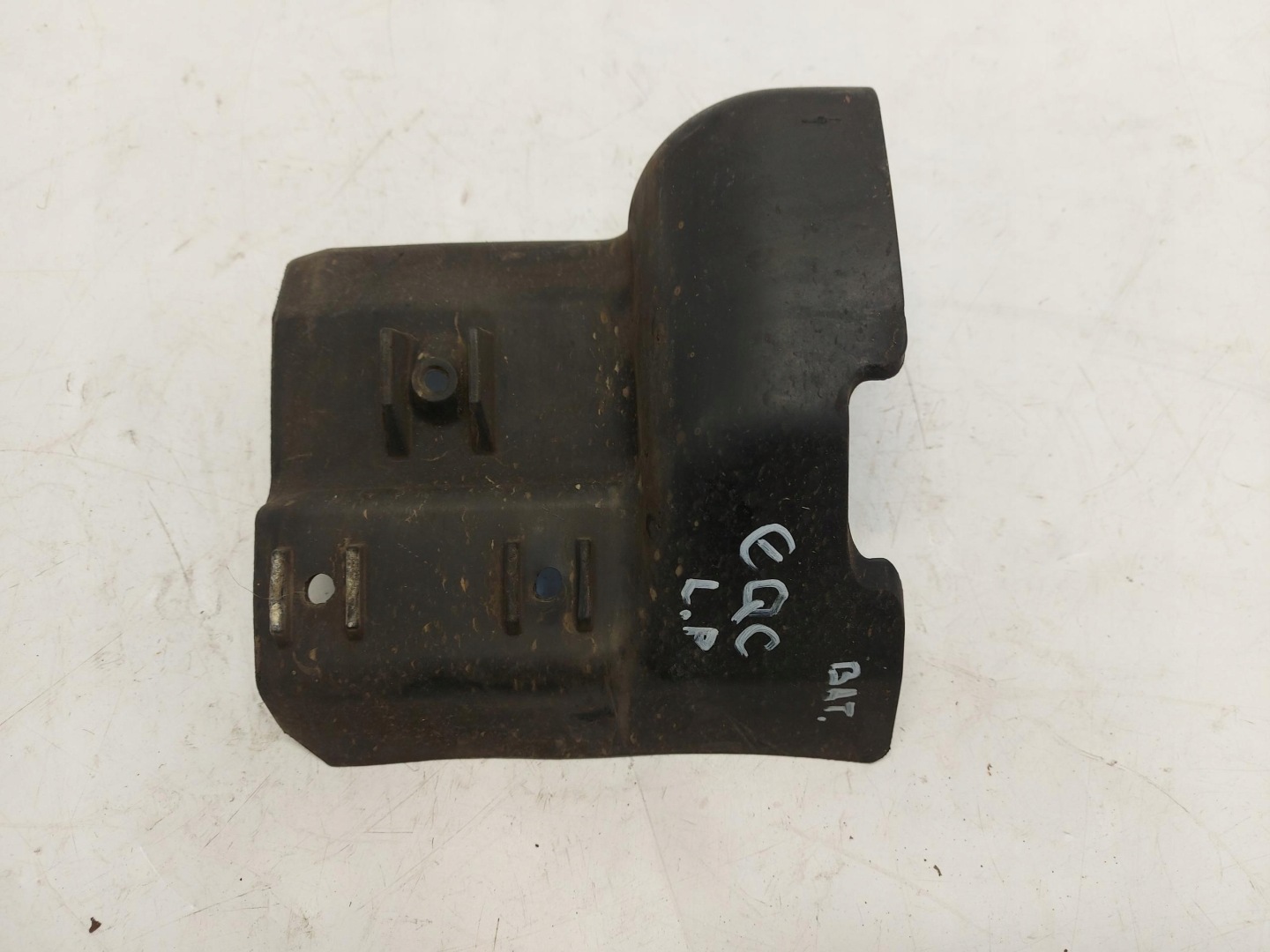 Mercedes EQC 400 W293 cover support left front A2938312200