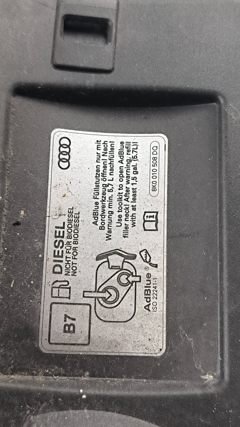 Tankklappe des Kraftstoffsbehälters 8K0010508D AUDI A6 C7 LIFT