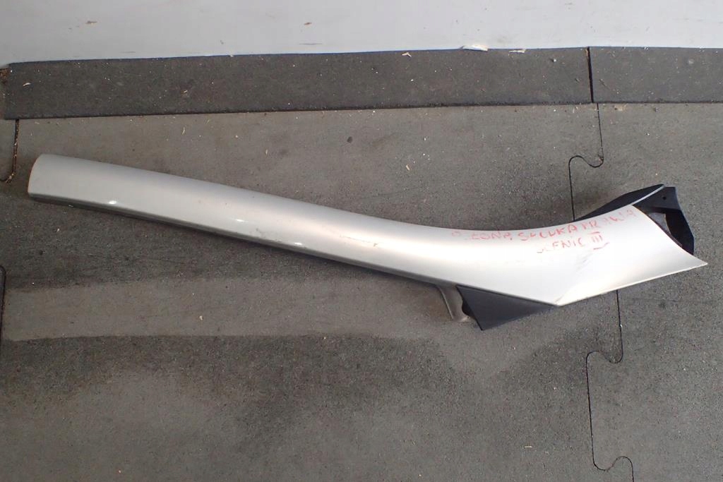 BLENDE ABDECKUNG SLUPKA RECHTS RENAULT SCENIC III 09