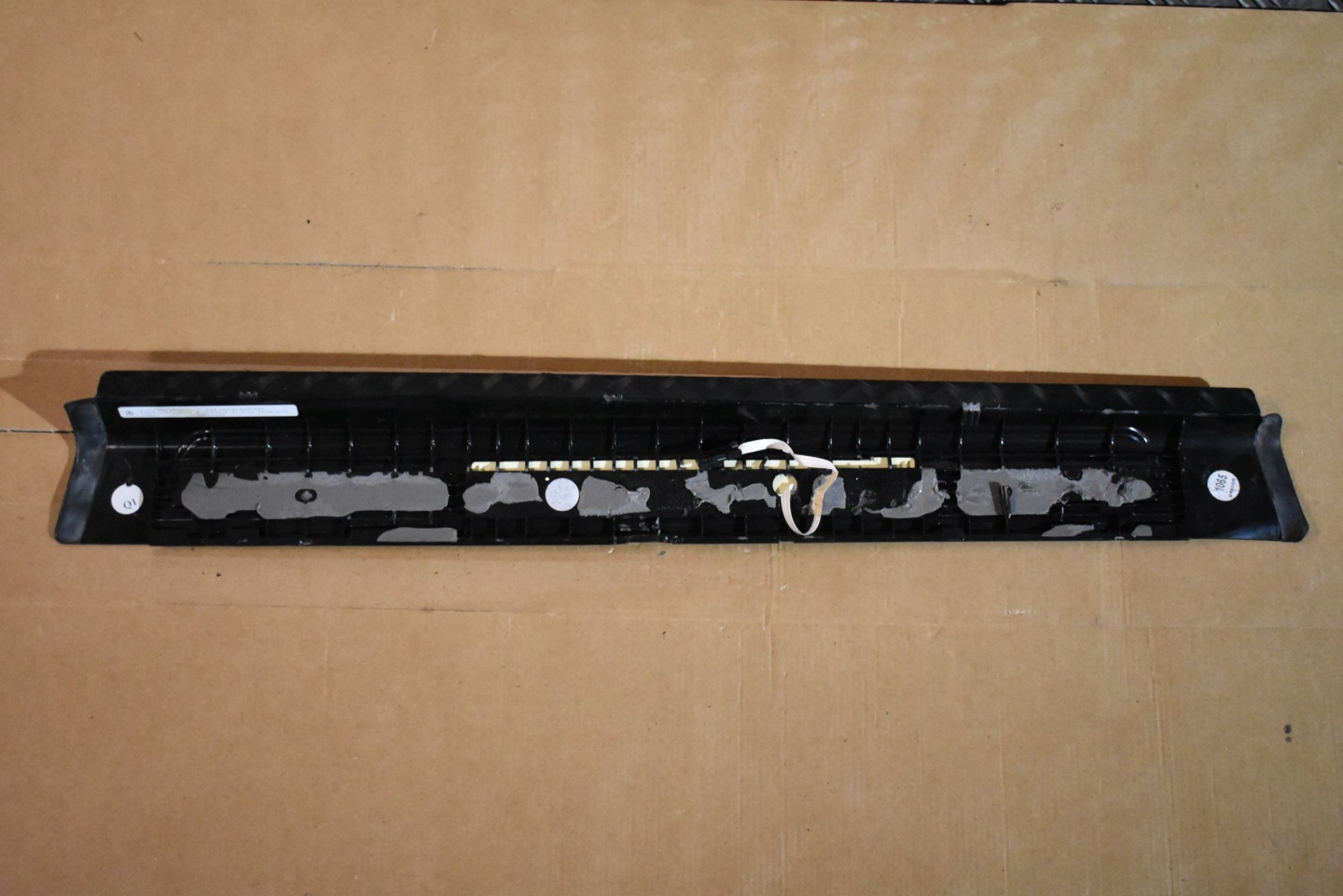 moulding cap threshold LED left MERCEDES SL R231 1
