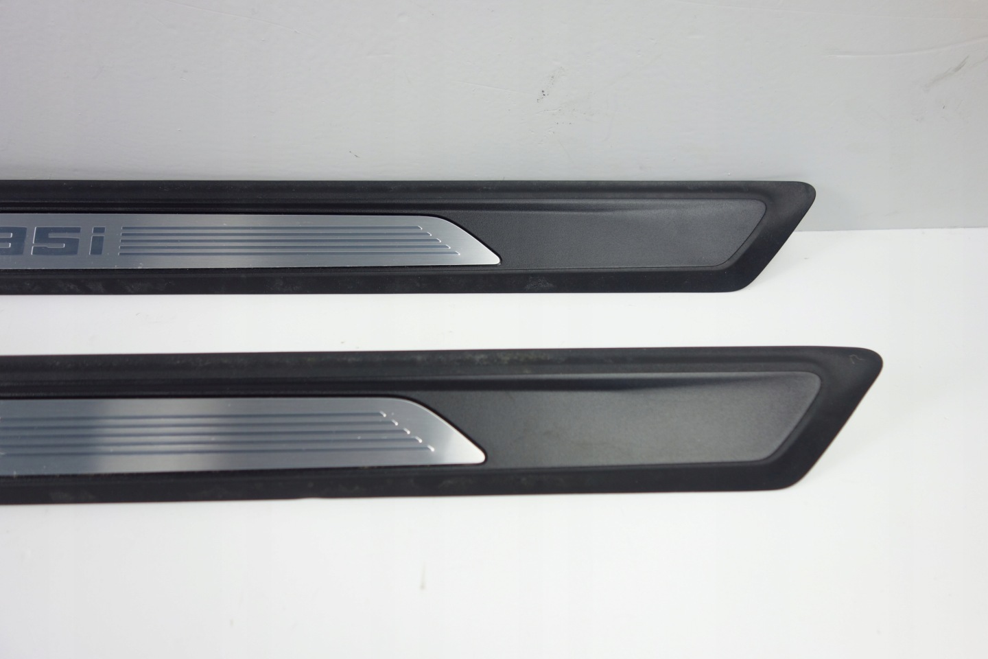 moulding threshold left BMW F23 8060731