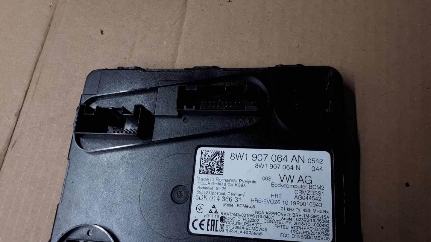 A4 B9 LIFT UNITÉ COMMANDE CONFORT 8W9863695A A5 8W