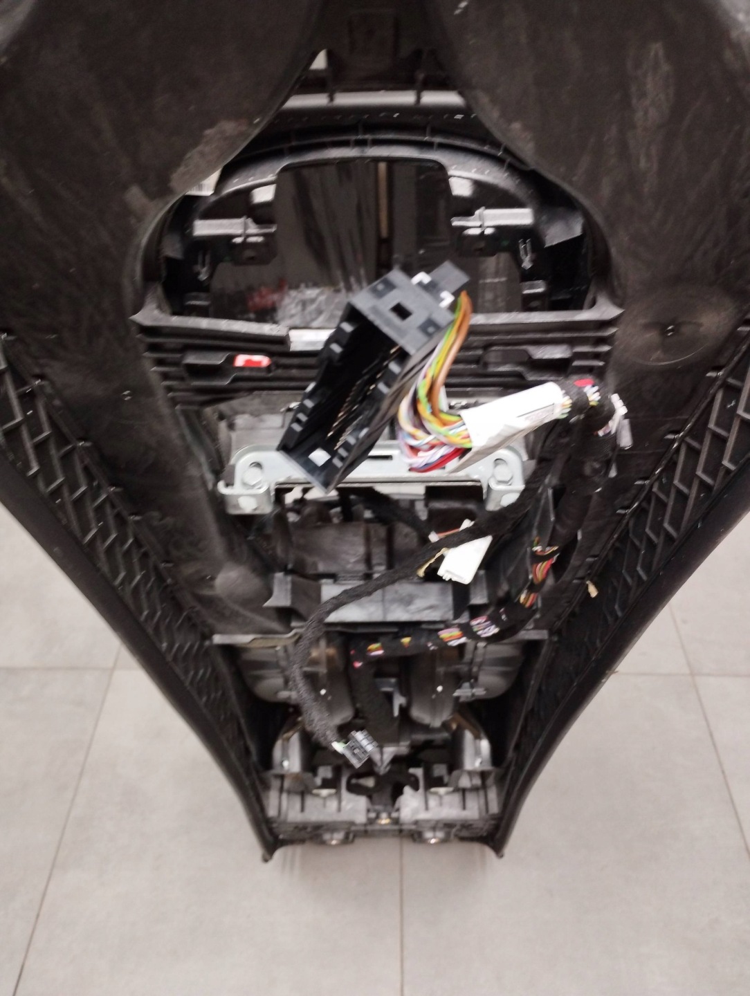 BMW 7 G11 TUNEL bracciolo 94250521 UK
