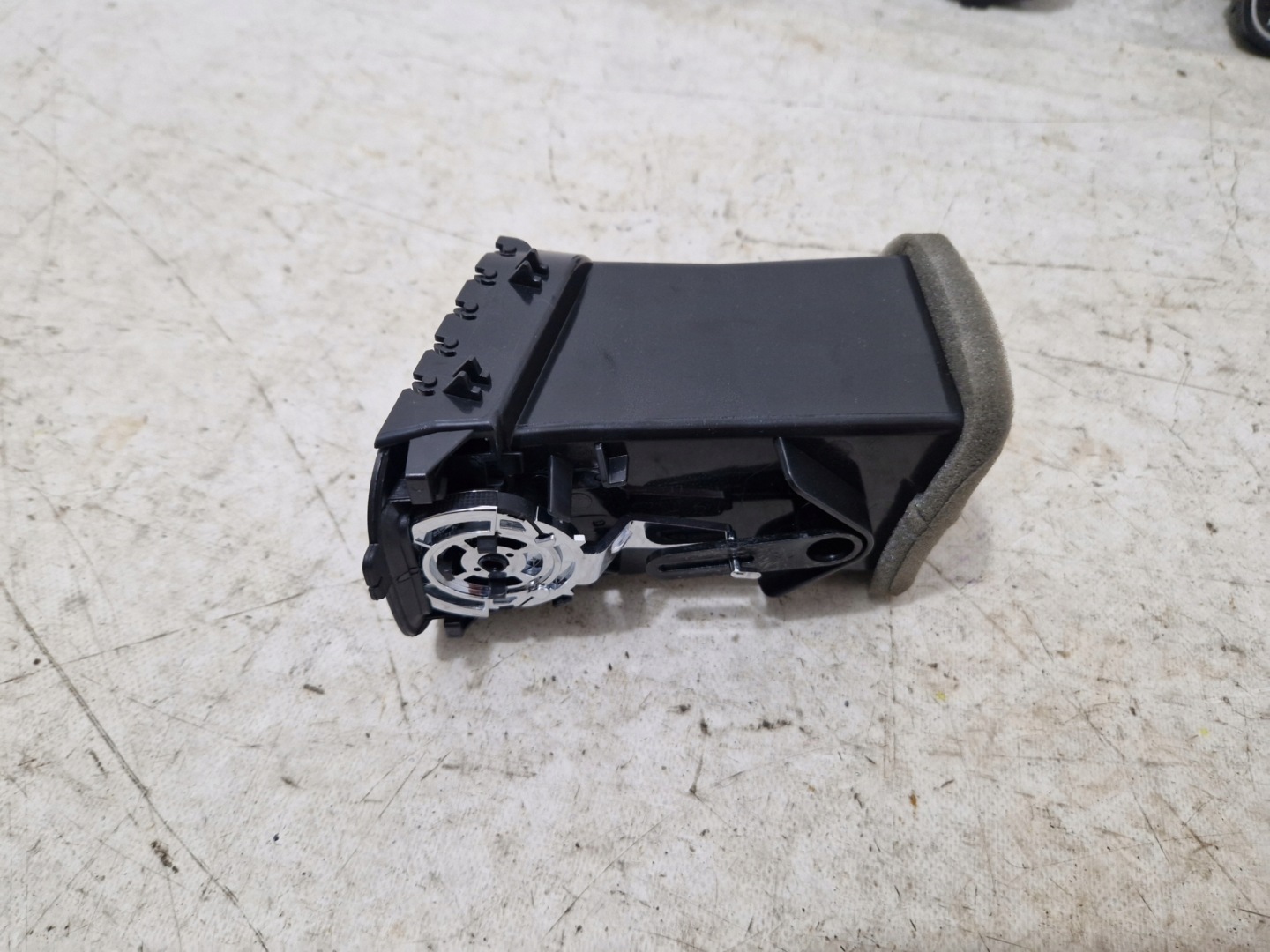 DODGE CHARGER 2019 - Bouche aération tableau bord Console du tableau de bord Bouches buses