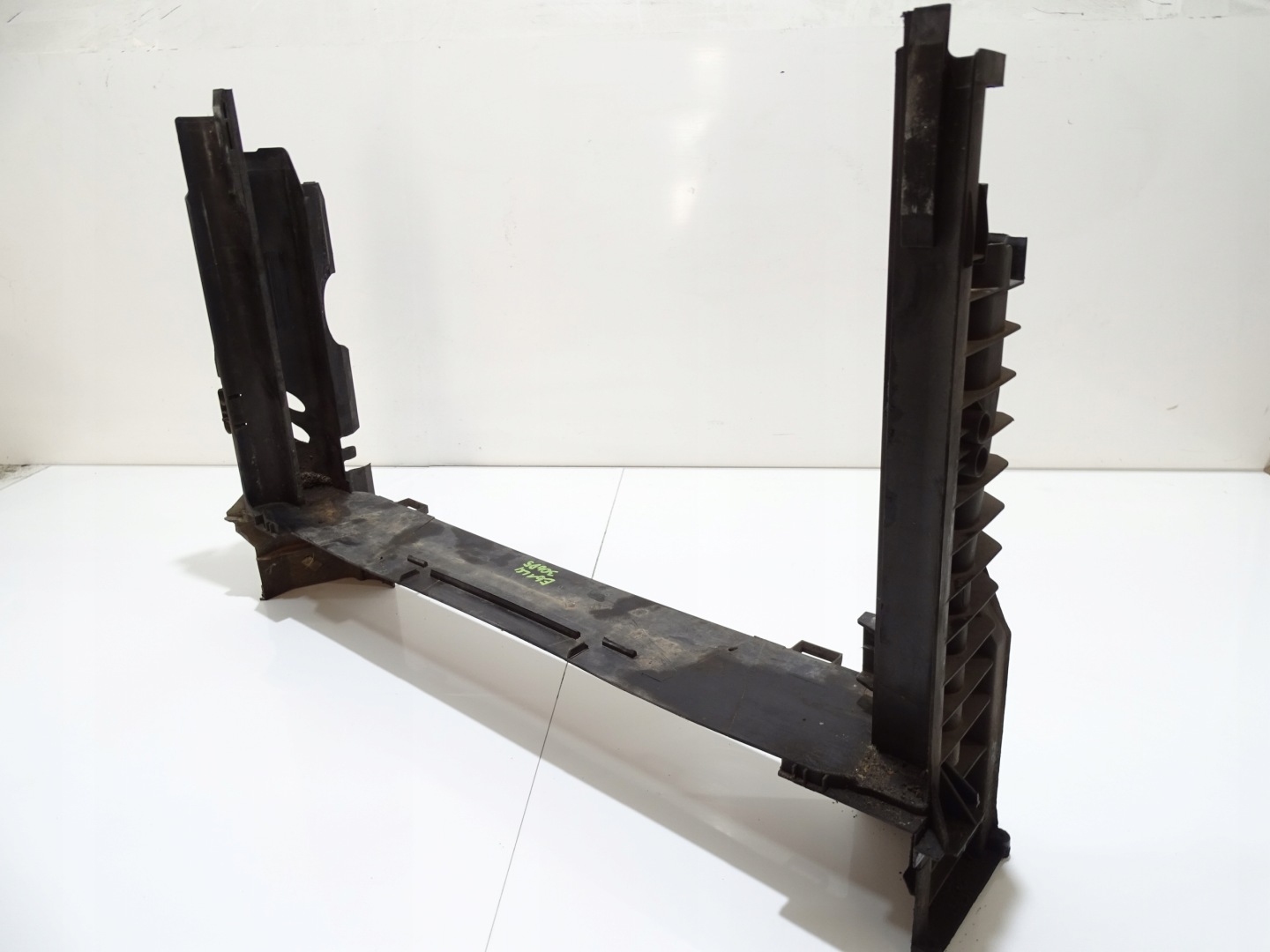 Boîte Châssis Radiateur BMW E60 E61 306D5 3.0D 7791179