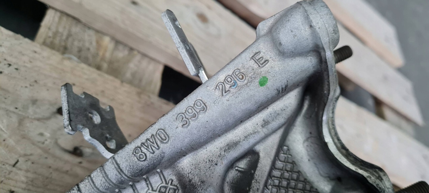 A5 8W LIFT support holder SANEK right right front 8W0399296E A4 B9