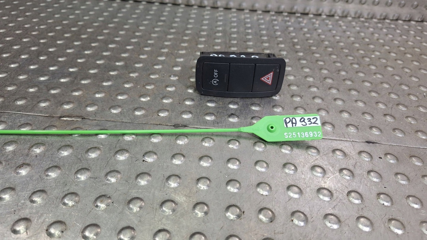 Schalter Leuchten des warnblickschalters 8X0959672A AUDI A1 8X