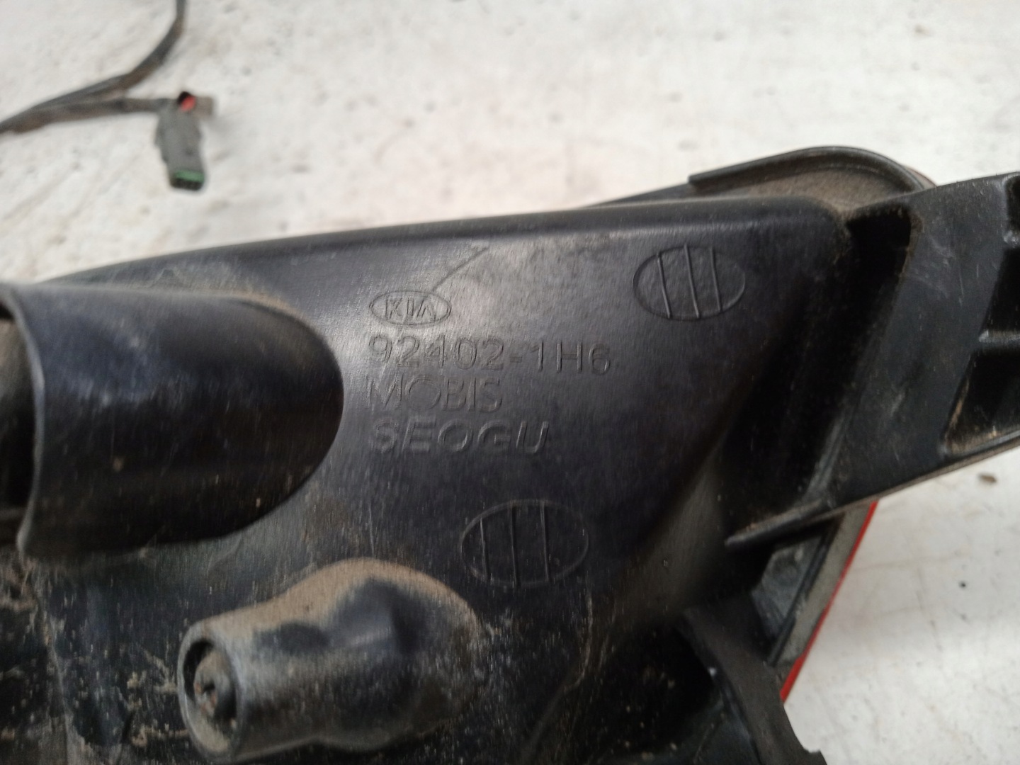KIA PRO CEED and light W bumper left rear part 92401-1H6 2006