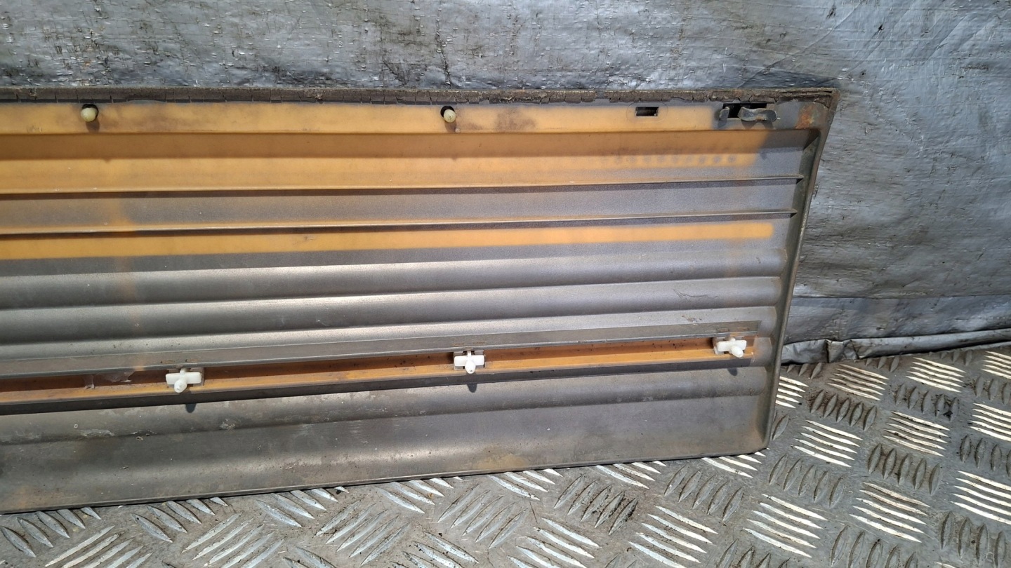 moulding door left rear part MERCEDES W126