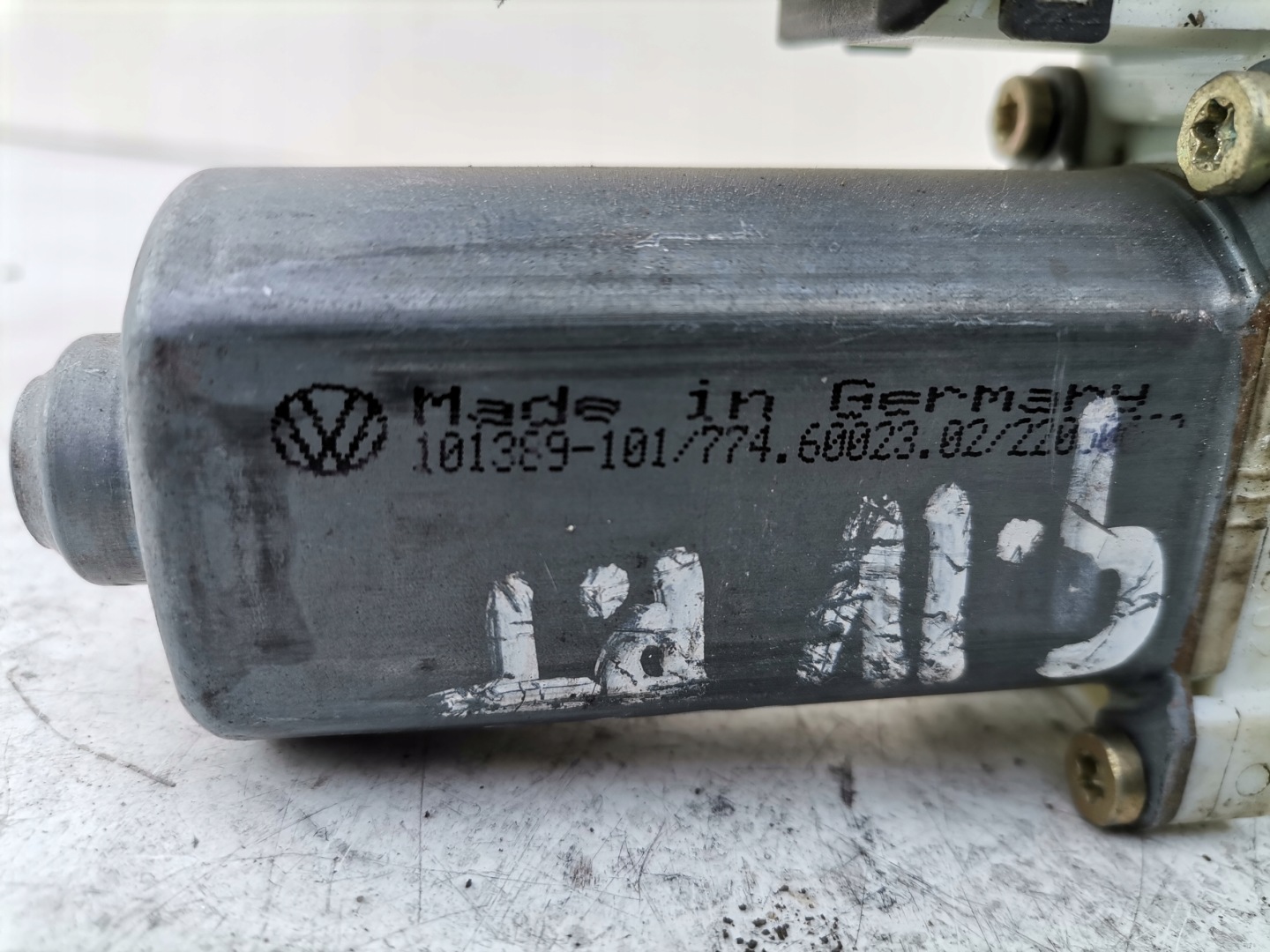 VW GOLF IV LEON and TOLEDO II mini motor windows left rear part 1J4959811C