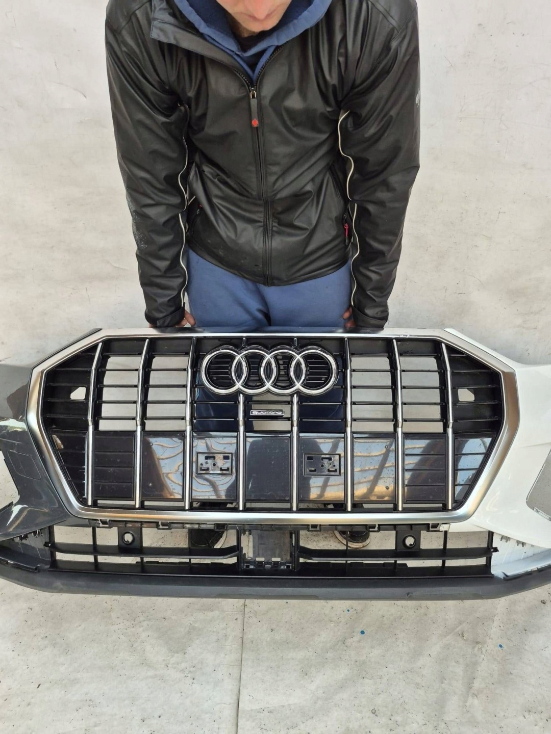 AUDI Q3 83A 18- bumper front front SPR PDC 83A807437A 83A807437A
