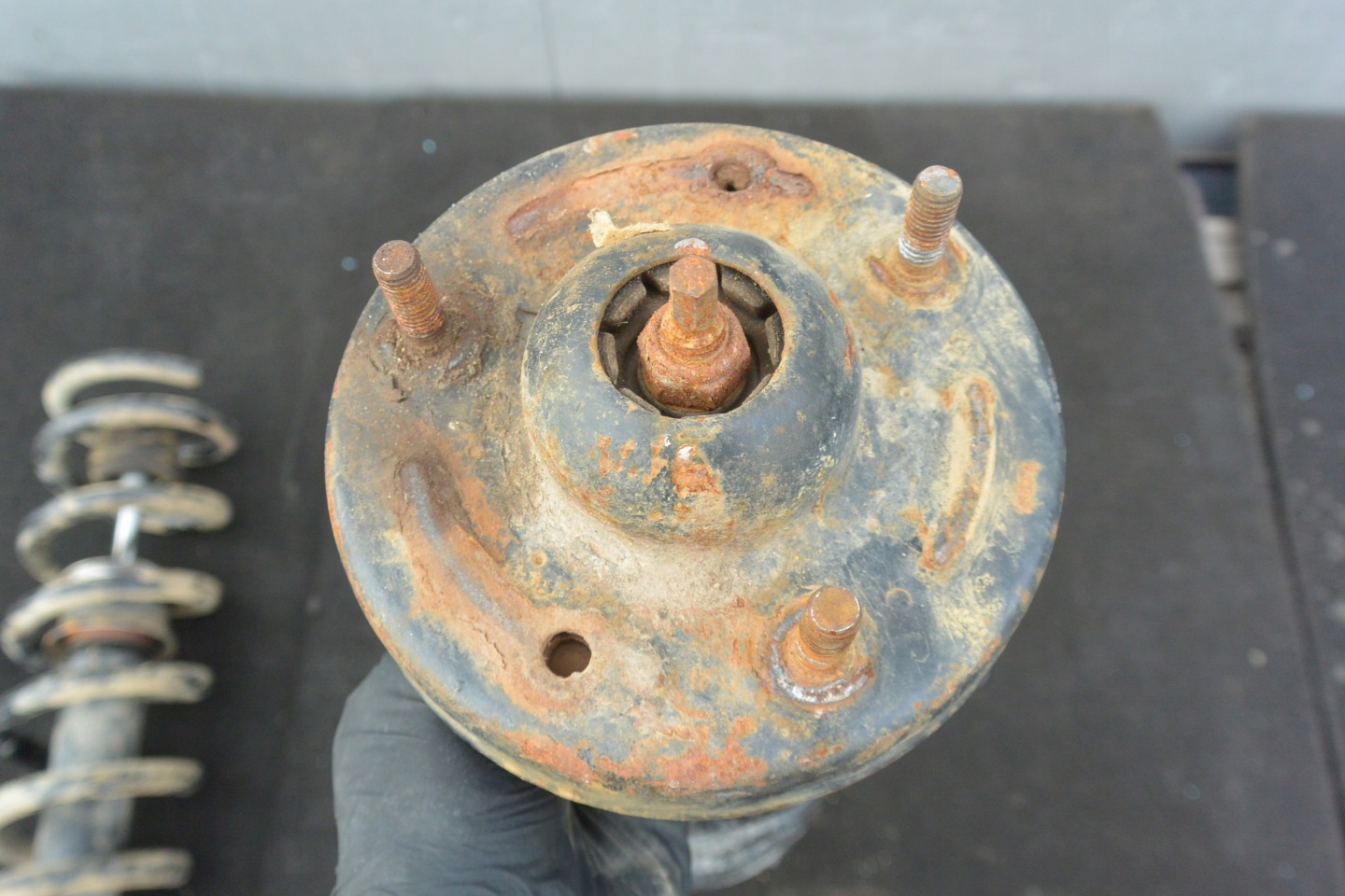 FORD F150 15-20 shock absorber spring front