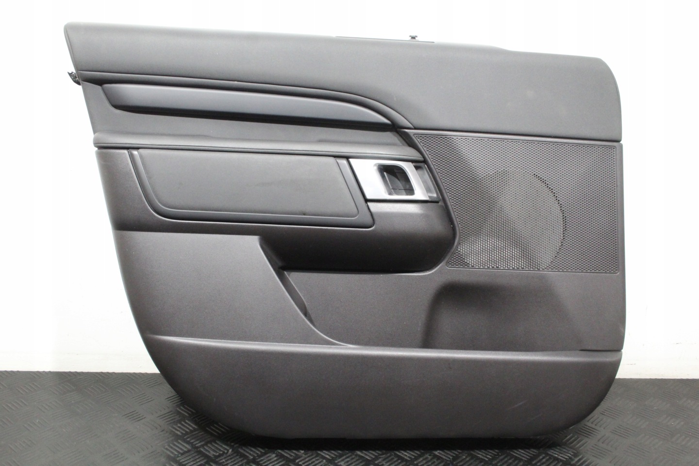 upholstery side door left front DISCOVERY V 5 L462