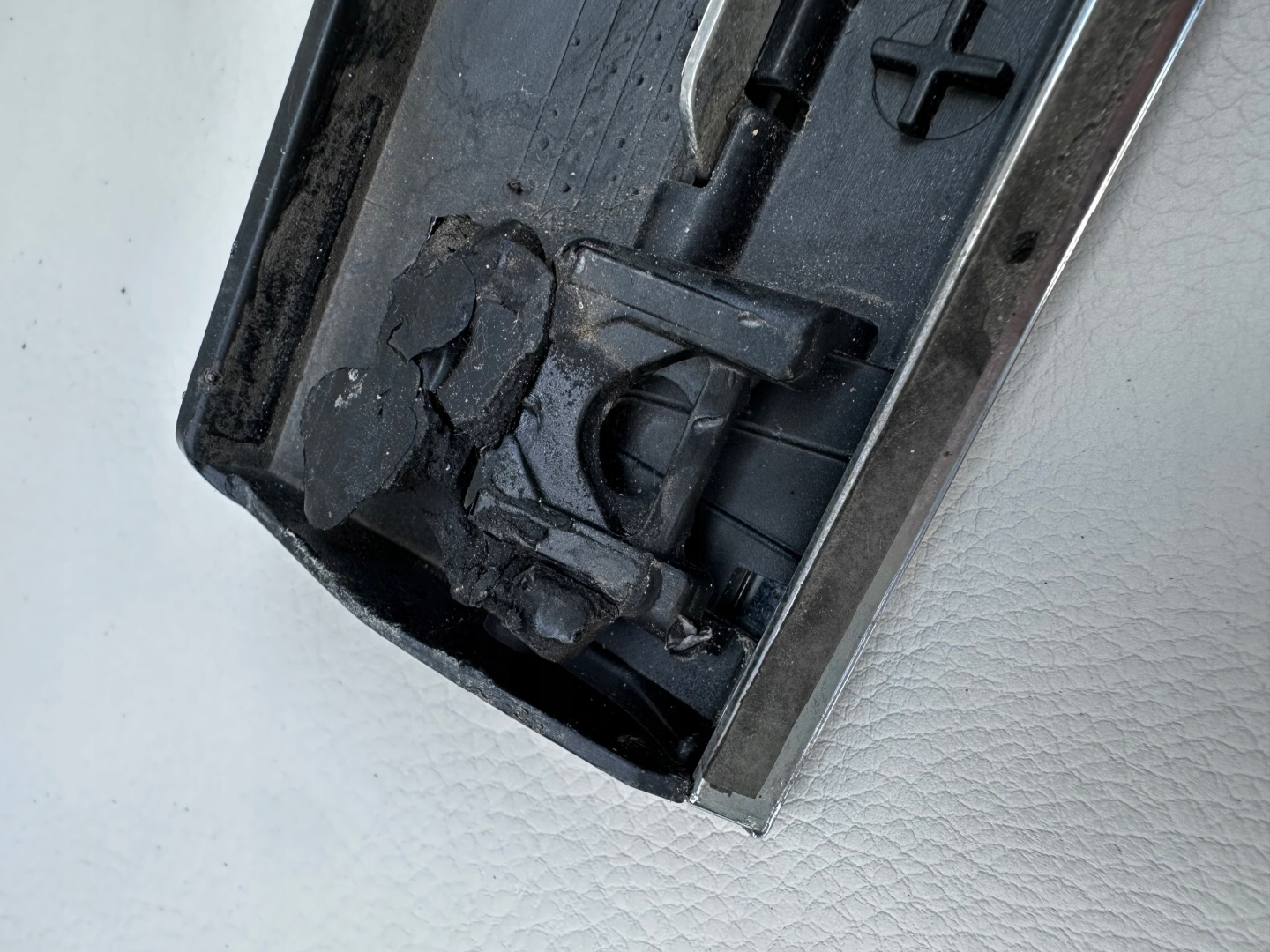 VW Passat B8 moulding door left rear part