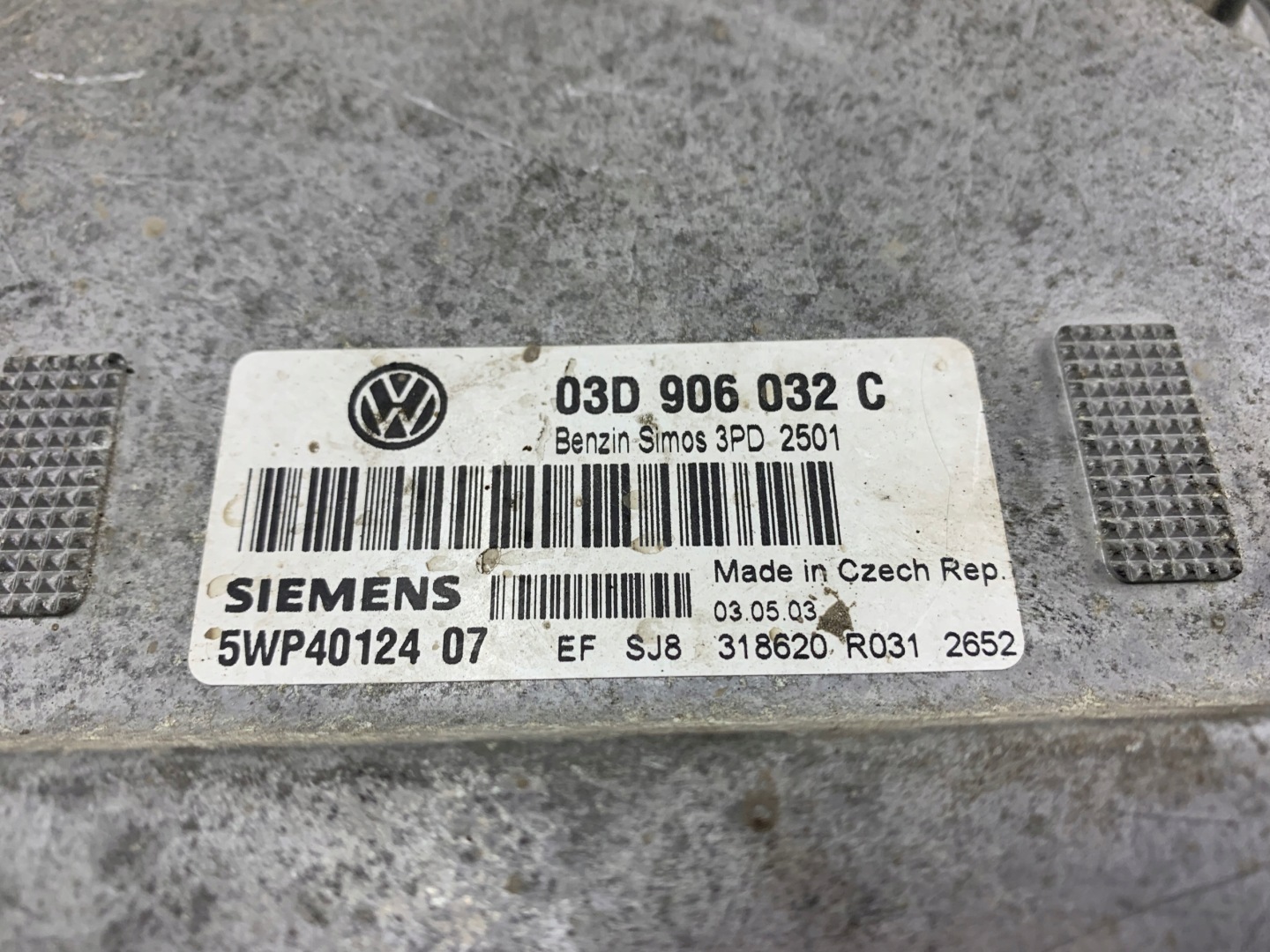 VW POLO 9N 1.2 control unit of the engine 03D906032C