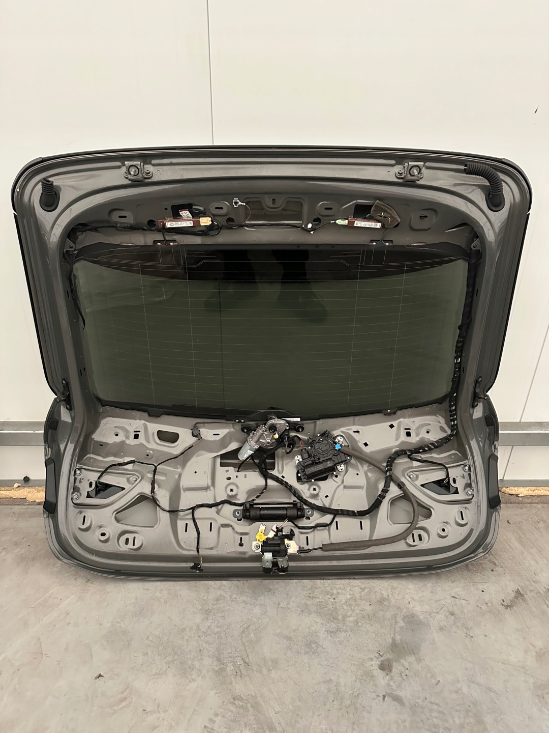 AUDI Q3 83A SPORTBACK trunk door DEMONTAZ