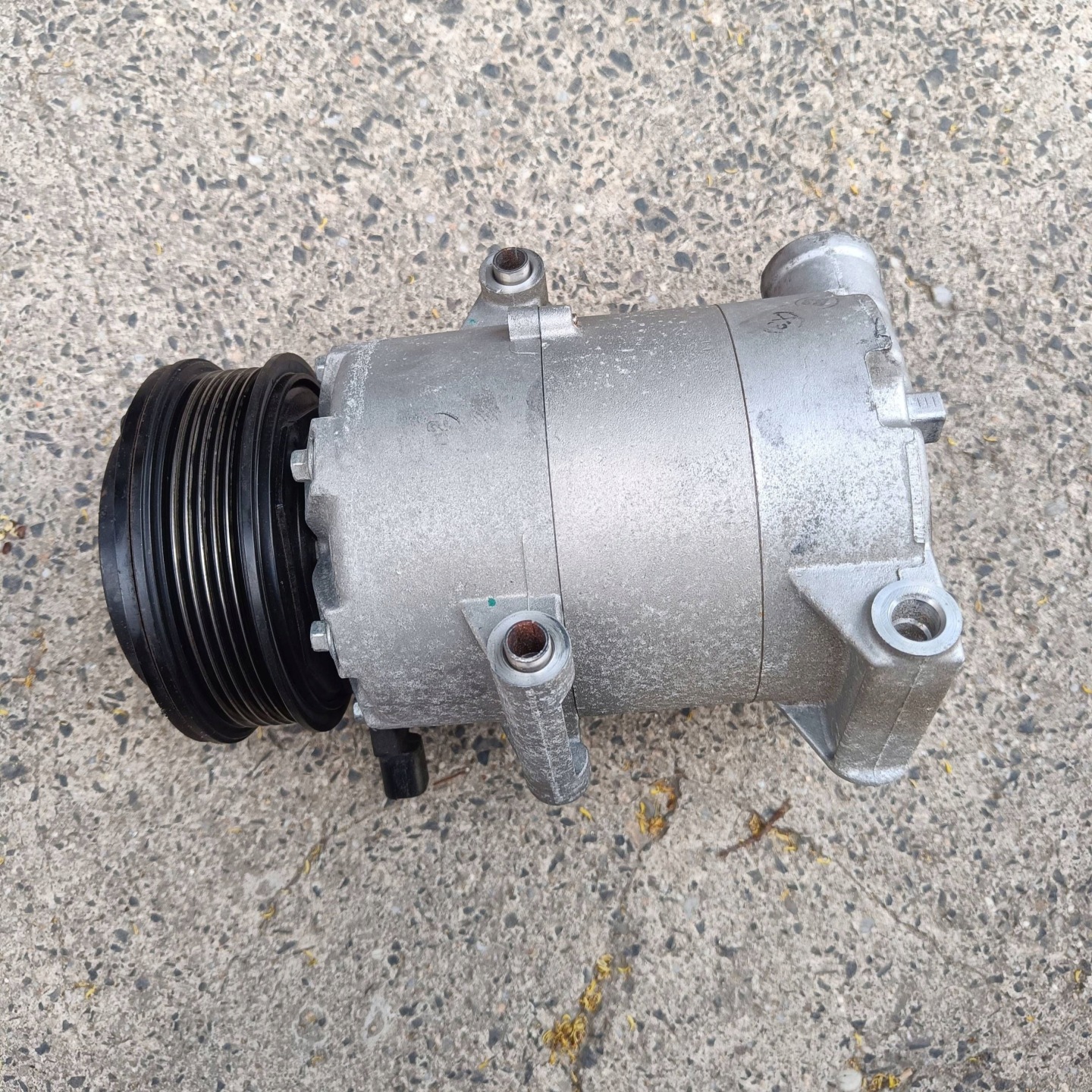 Ford Kuga II MK2 1.5 ECOBOOST 2015 compressor; / compressor of the air conditioning A/C