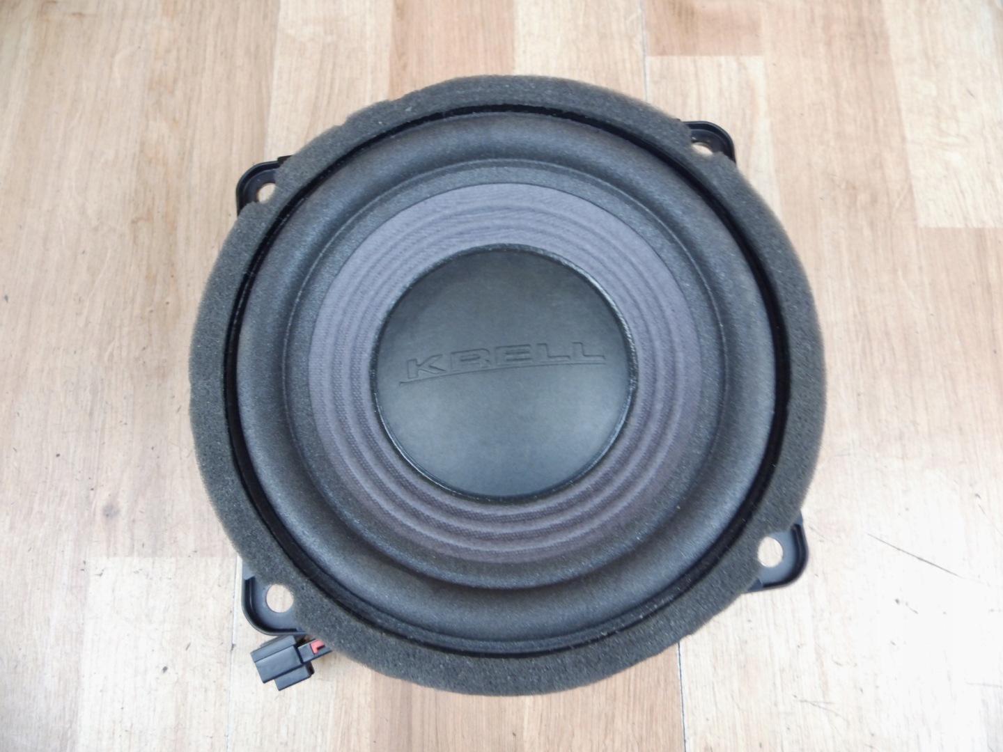 Hyundai Kona speaker subwoofer rear part boot 96380J9000