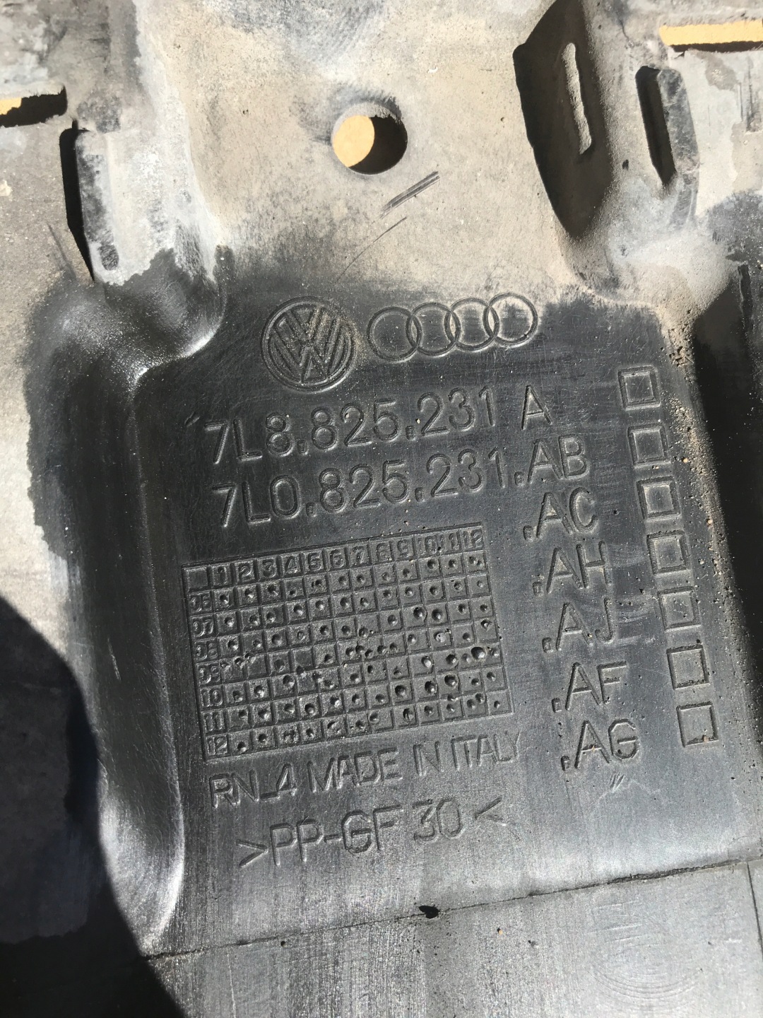 cover chassis PORSCHE CAYENNE GTS 7L8825231A