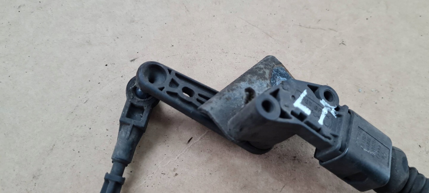 A4 B9 8W Sensor POZIOMOWANIA lichte links heck Connector Contact 4M0907503 A5 8W
