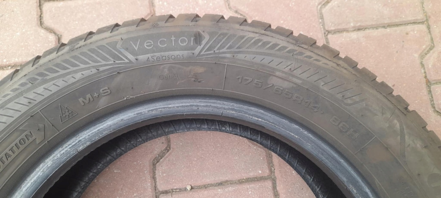 GOODYEAR VECTOR 4SEASONS GEN-3 175/65R14 86H