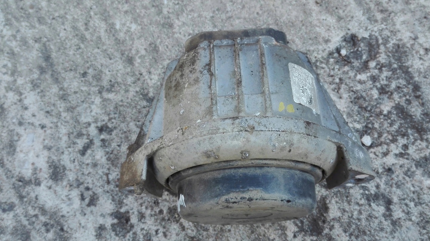 engine mount BMW E90 E91 E87 E88 2.0D 163KM