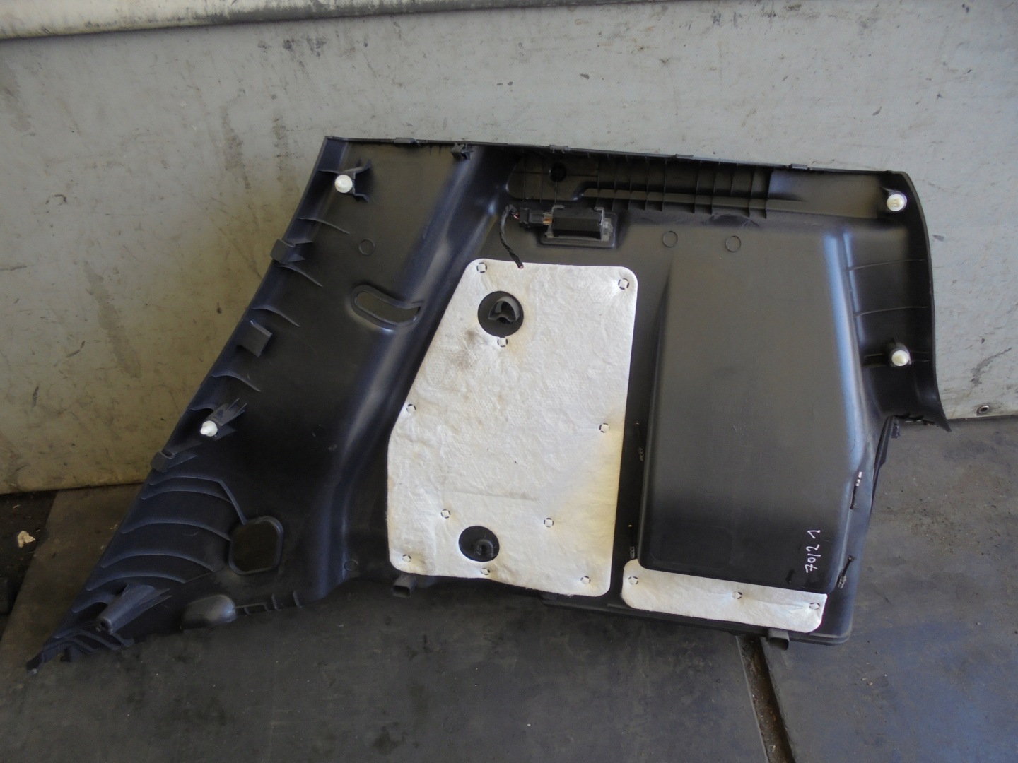 KIA RIO III HB - side rear part left boot