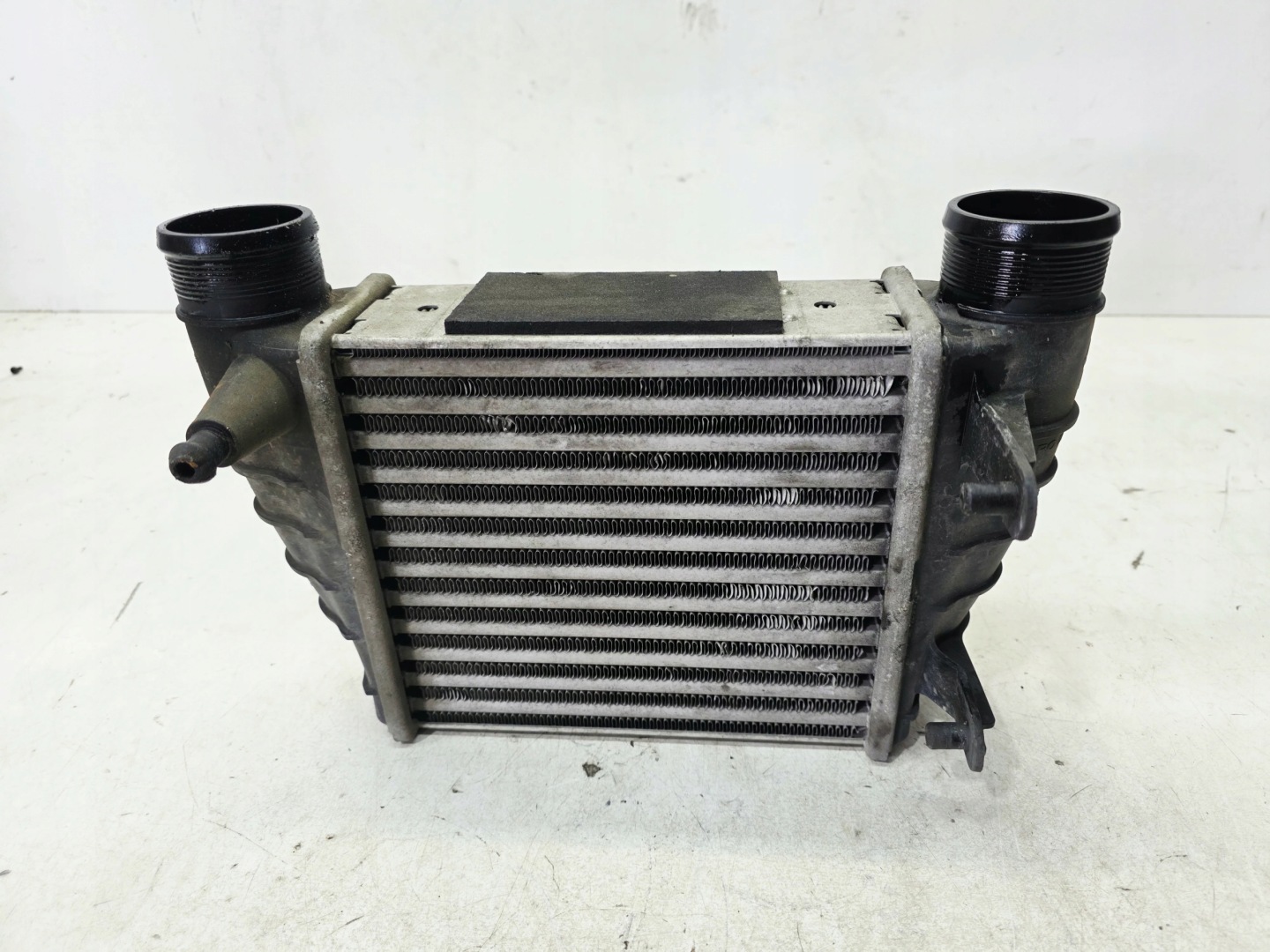 radiator air intercooler right AUDI A4 B7 2.0 TFSI 8E0145806M