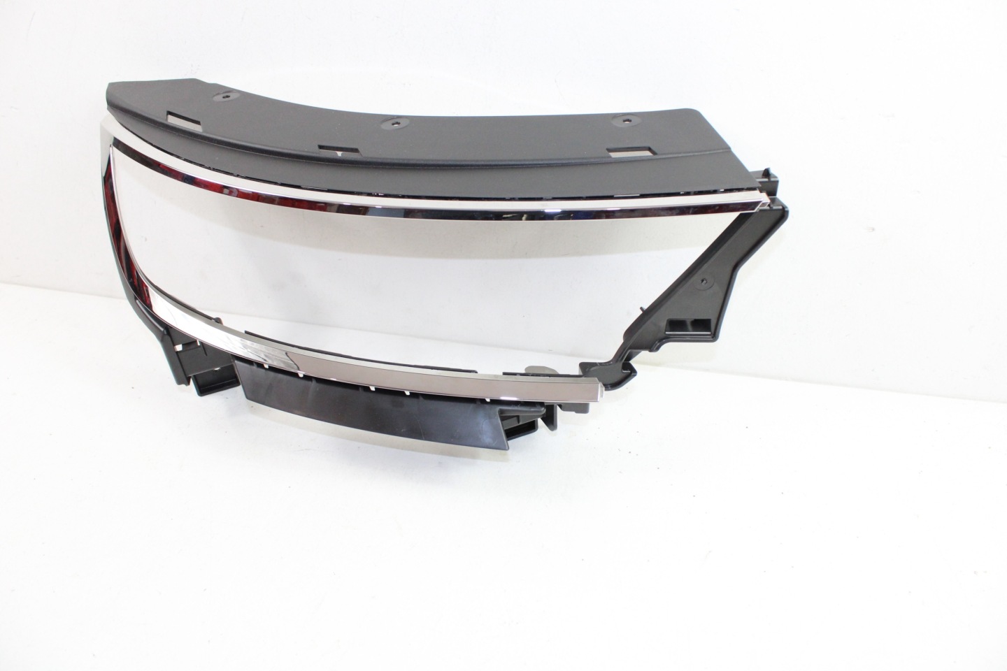 OPEL MOKKA B frame Z CHROMEM REFLEKTORA right UZYWANA originál 9835213980