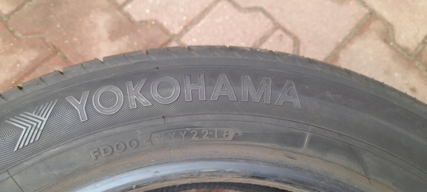 YOKOHAMA BLUEARTH E70 225/55R18 98H