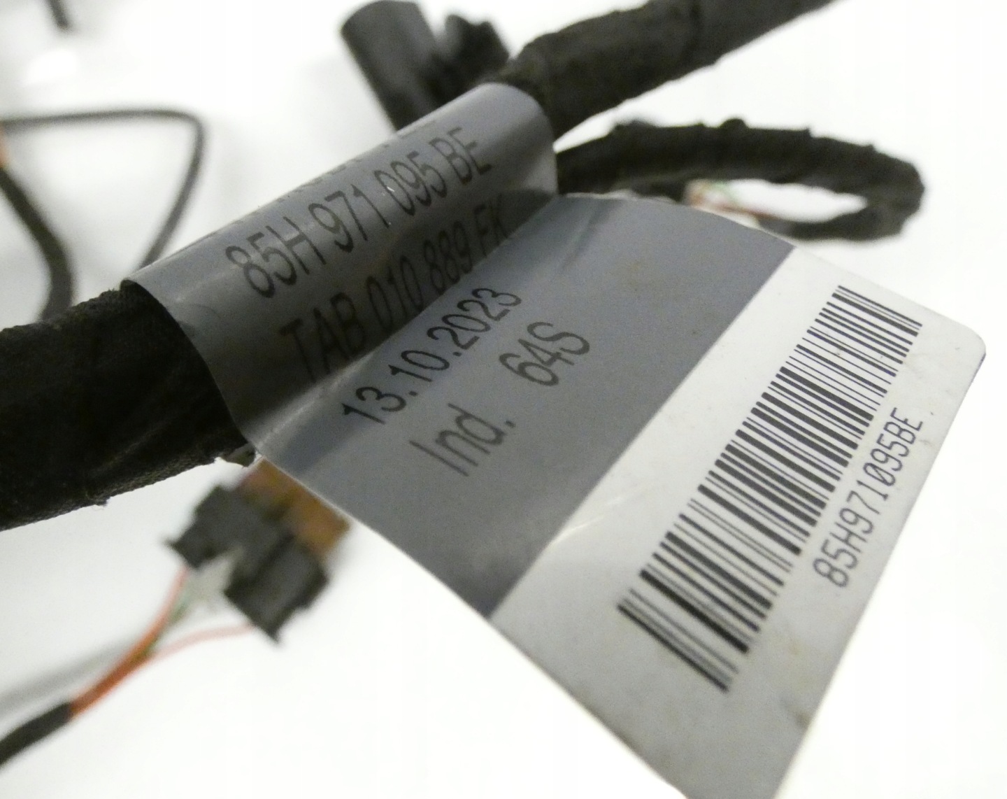 AUDI Q6 E-TRON 2023- 85H971095BE below 6 PDC wiring bundle front