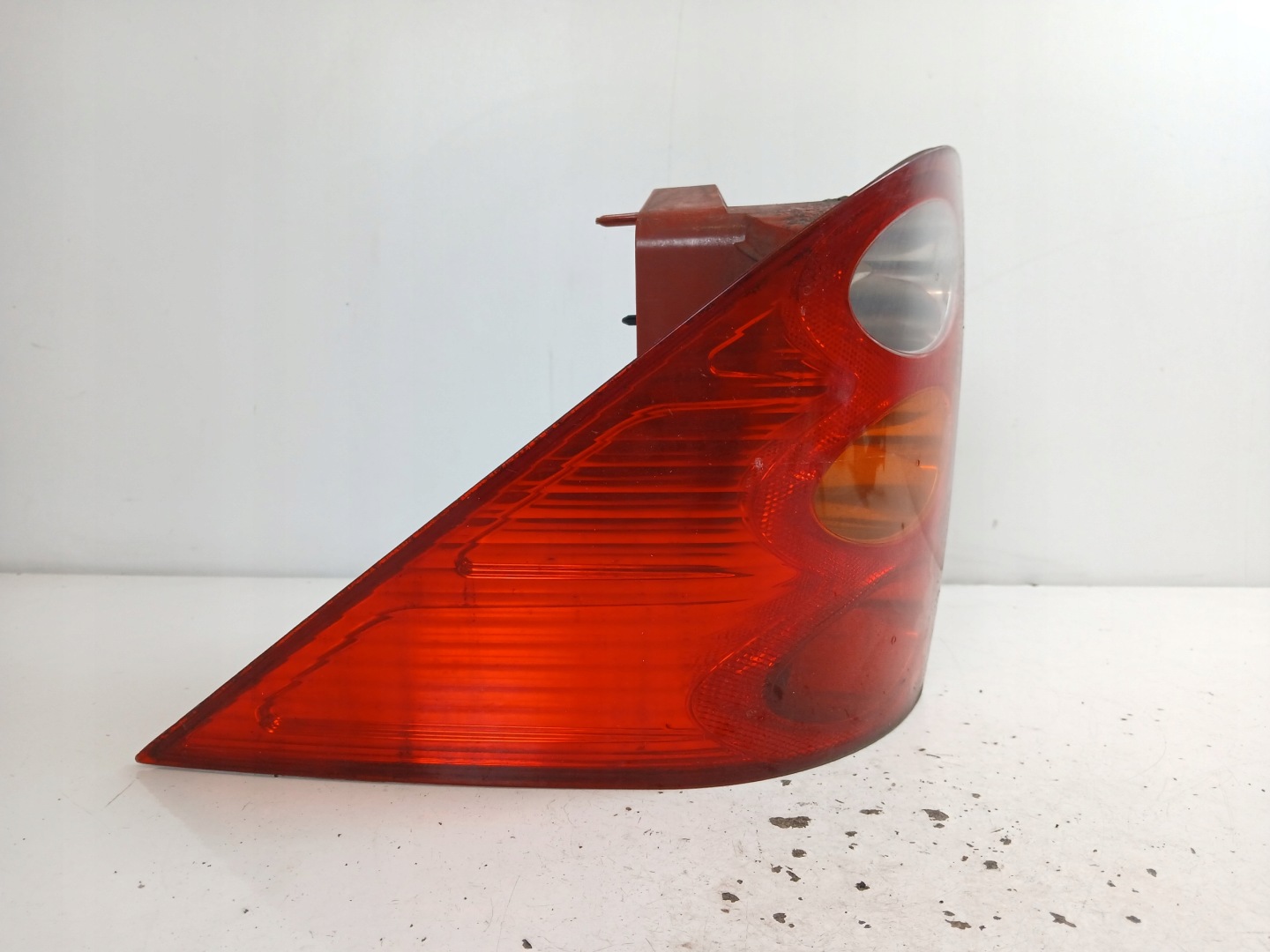 PEUGEOT 1007 light right rear part