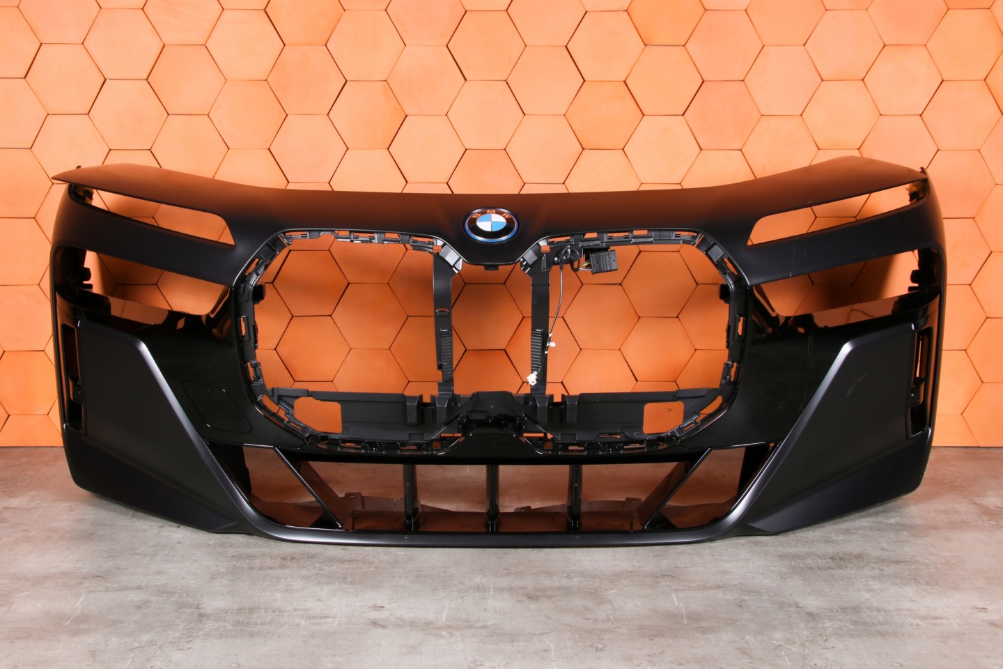 BMW 7 G70 i7 m-packet complete bumper front front C64 FROZEN DEEP GREY