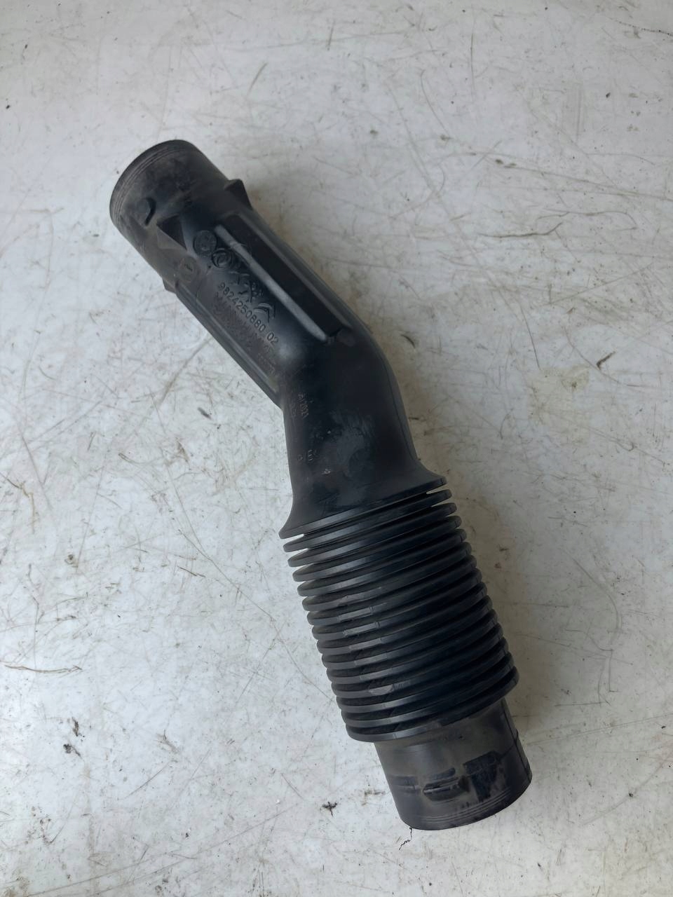 pipe air hose CITROEN C4 III 9824250880