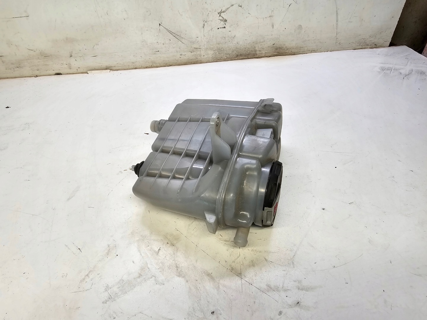 RÉSERVOIR EAU AUDI A6 C8 4K 4K0121405K