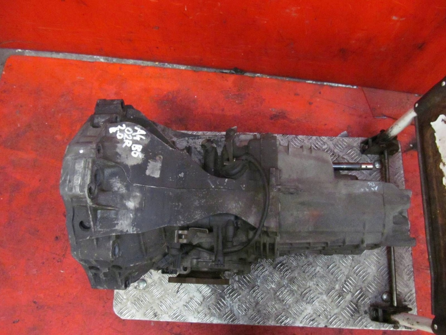 AUDI A4 B6 8E 8E2 2.0 B ALT CAMBIO manuale FTX 5 ingranaggi