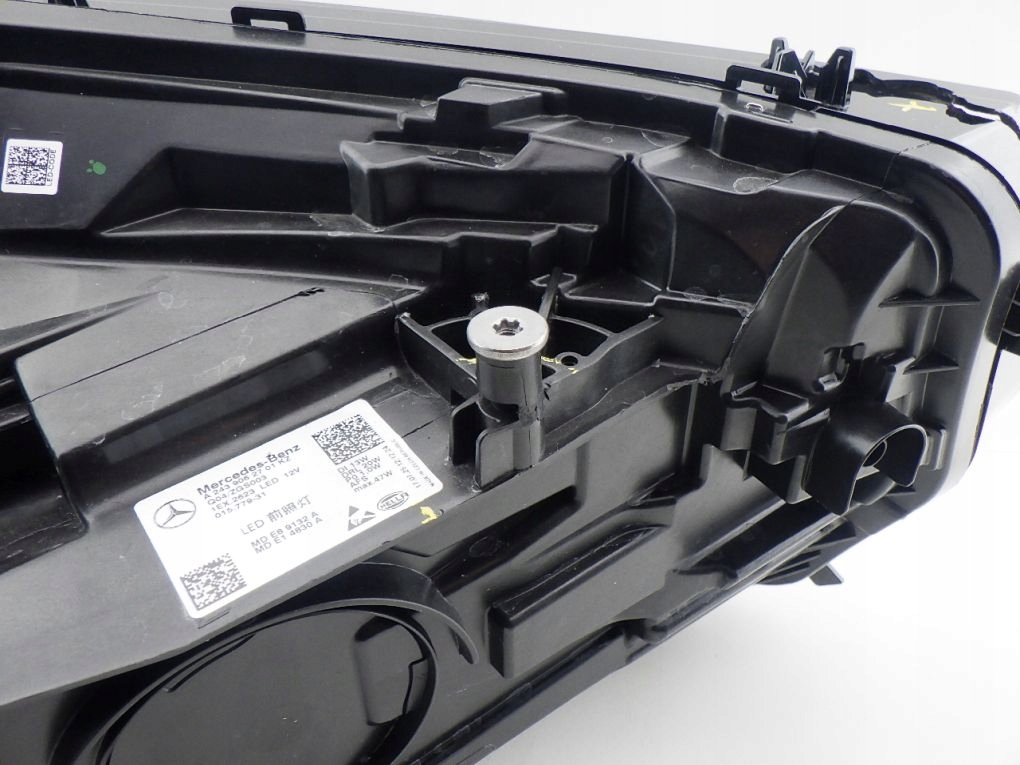 MERCEDES EQA EQB 243 W243 FULL LED PERFORMANCE Licht links vorne