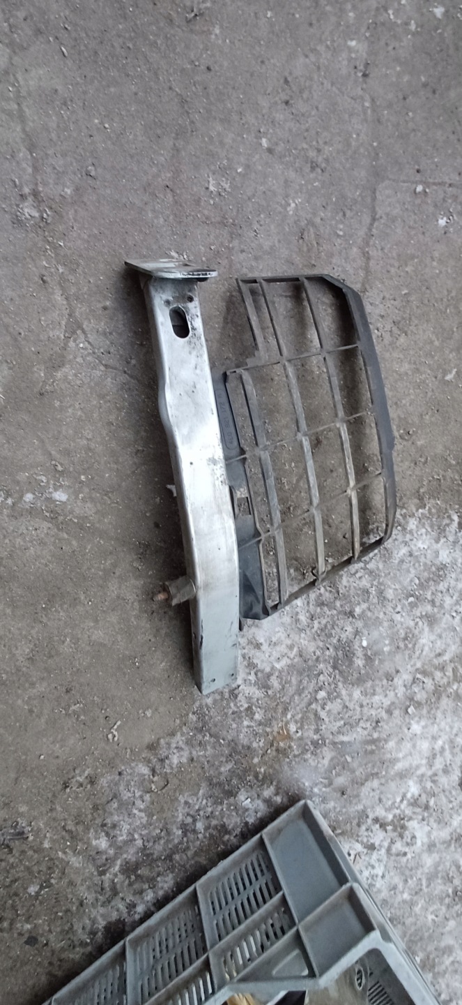 AUDI A8 D3 Console Support plaque Aile Droit 4e0821172