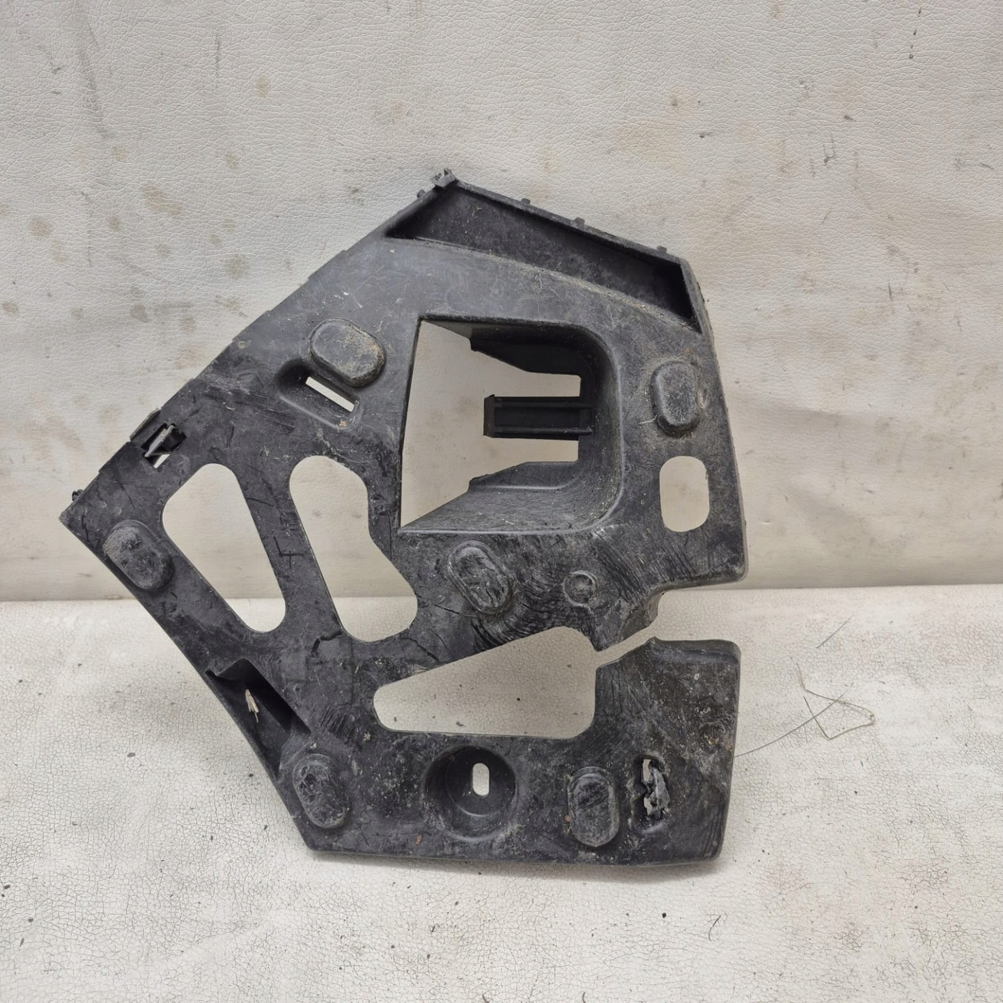 PEUGEOT 207 06-12 Support plaque Support Droite Avant Avant