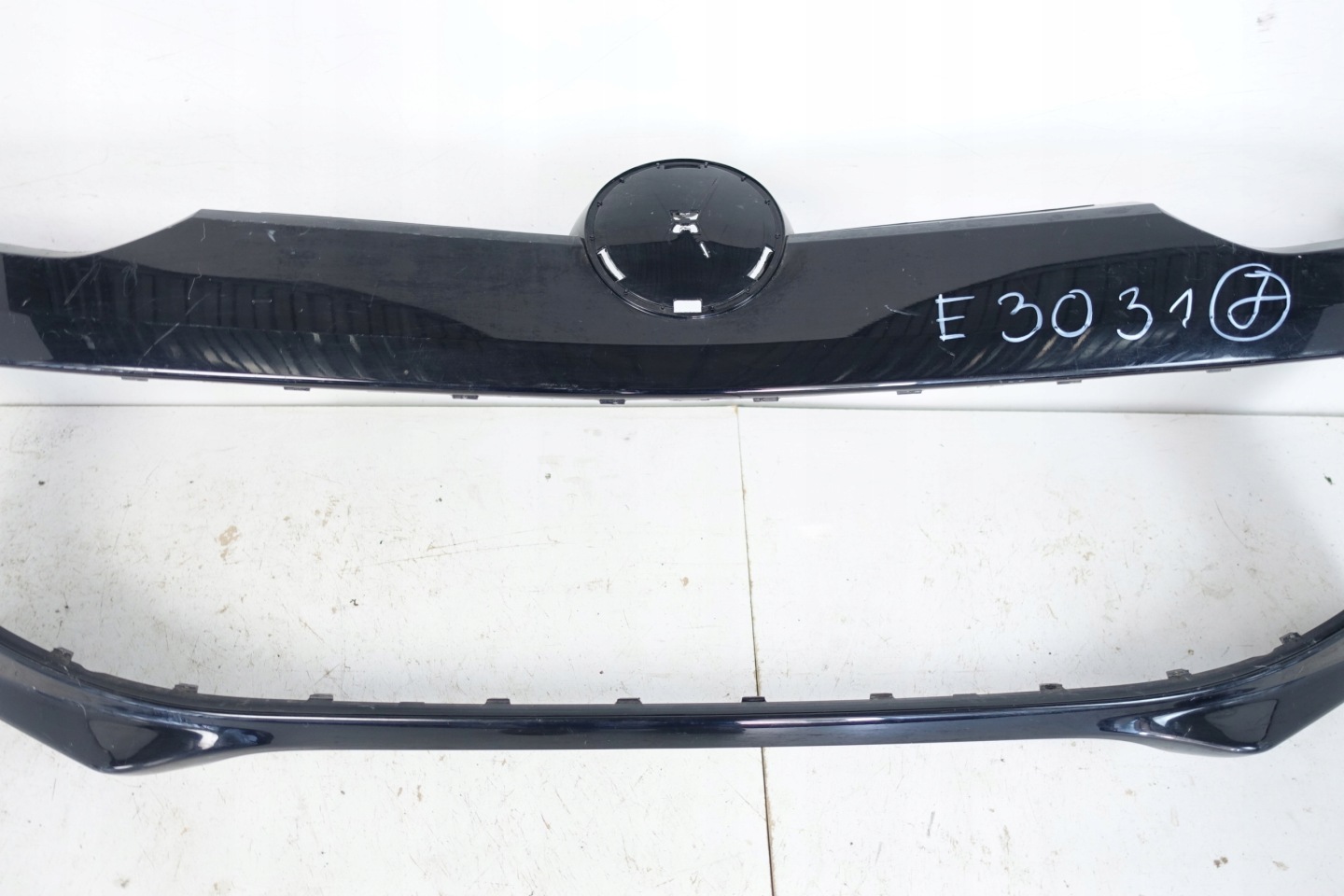 bumper front front VW UP 1S0 2011-2016 1S0807221B