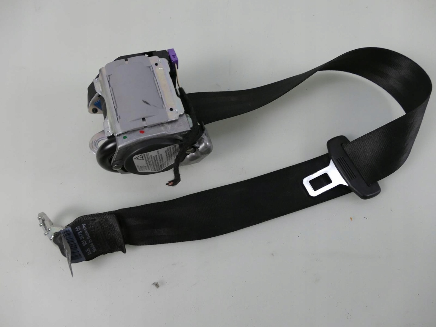 AUDI A8 D3 und LIFT Gurten Sicherheits mitte heck
