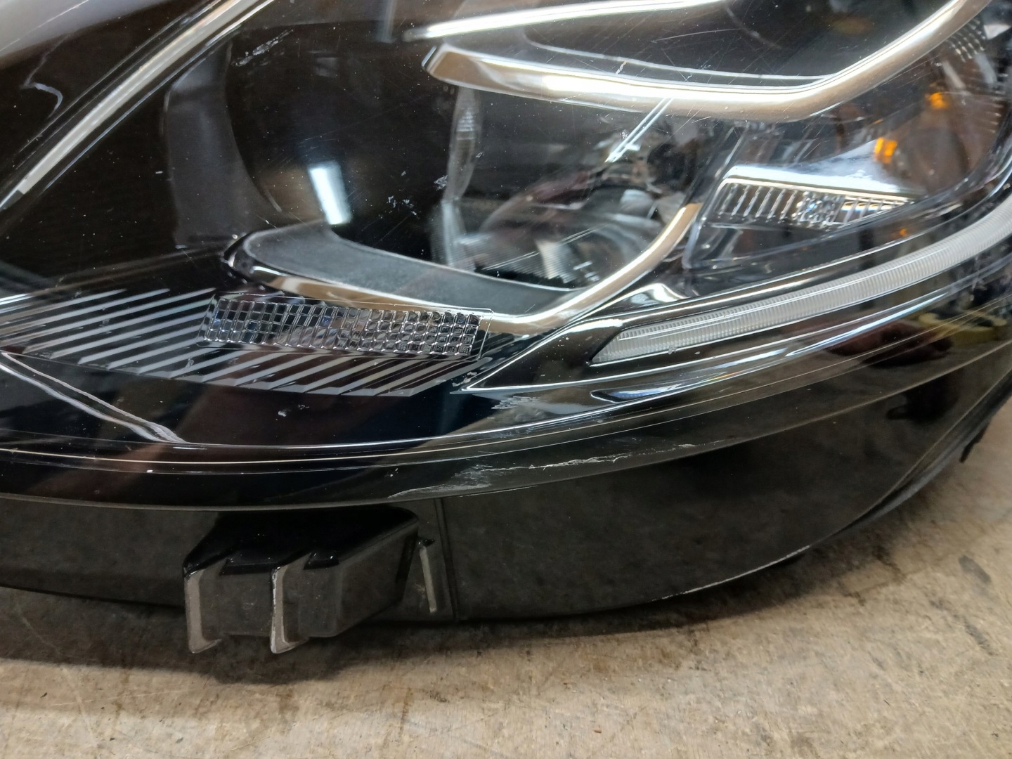 light front left FORD PUMA MK2 19-24 LED L1TB-13E015-EK