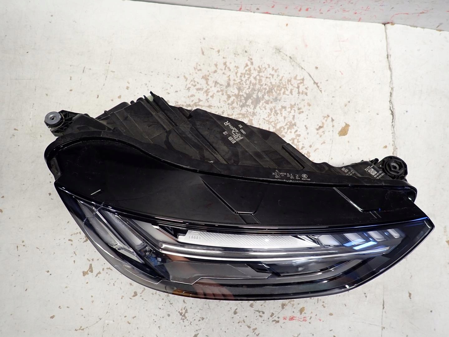 light front right AUDI Q5 II LIFT 2020- FULL LED 80A941036E MATRIX