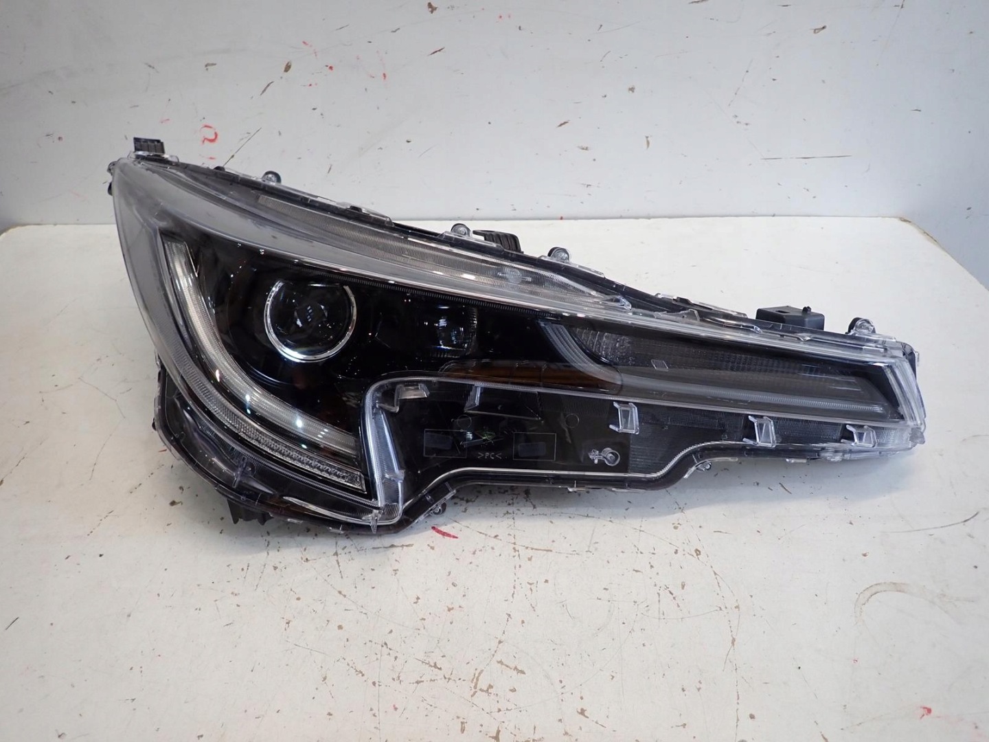 light front right TOYOTA COROLLA E21 19- FULL LED