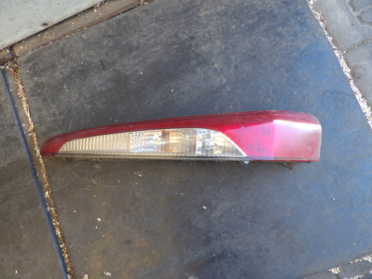 Mitsubishi Lancer VII kombi light rear right