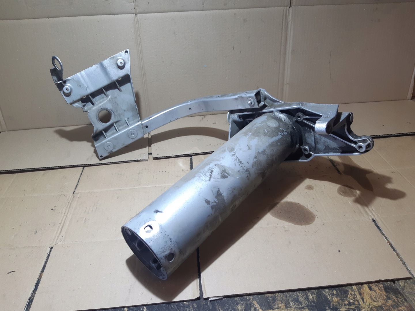 AUDI A8 D3 beam tip tip right bracket of a fender 4E0808110G 4E0821138F