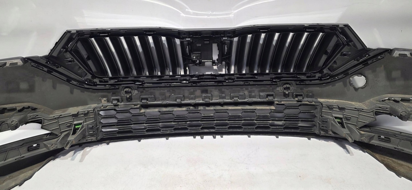 front bumper grille SKODA OCTAVIA IV 20- 4XPDC original 5E3807221