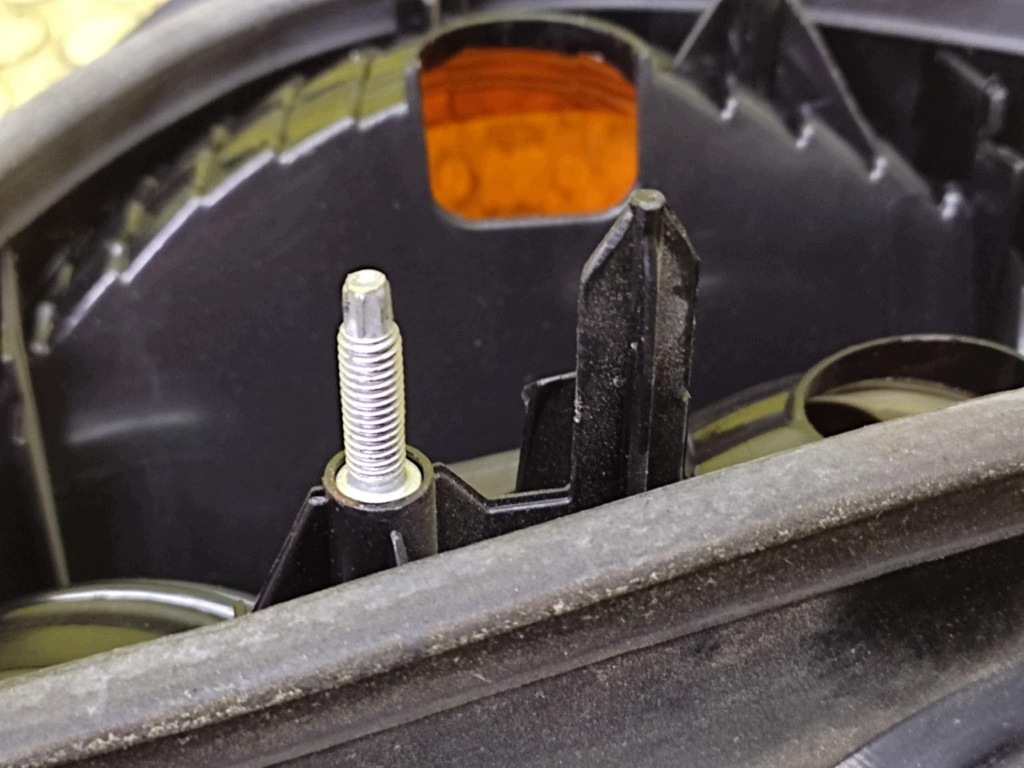 RENAULT THALIA light right rear part
