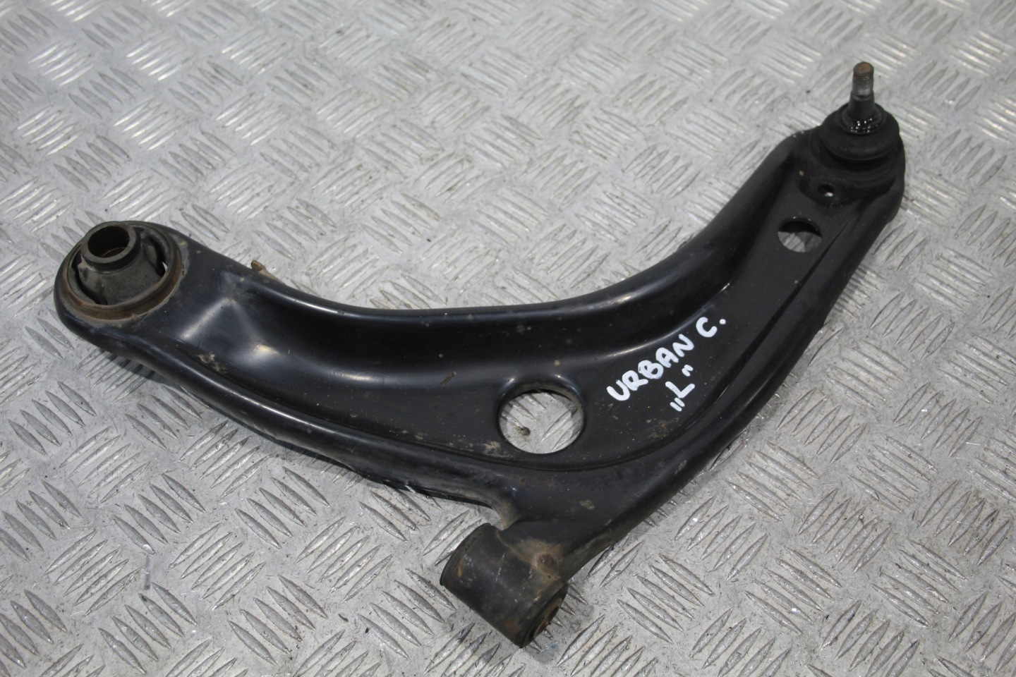 arm left front TOYOTA URBAN CRUISER